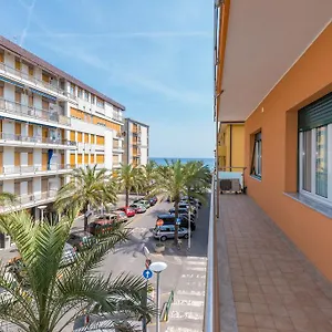 domitilla-house.hotelitalianriviera.com/